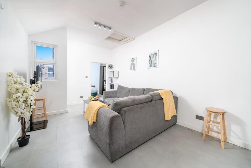 New 3Bed Stylish Apartment With Amazing Transport Londres Extérieur photo