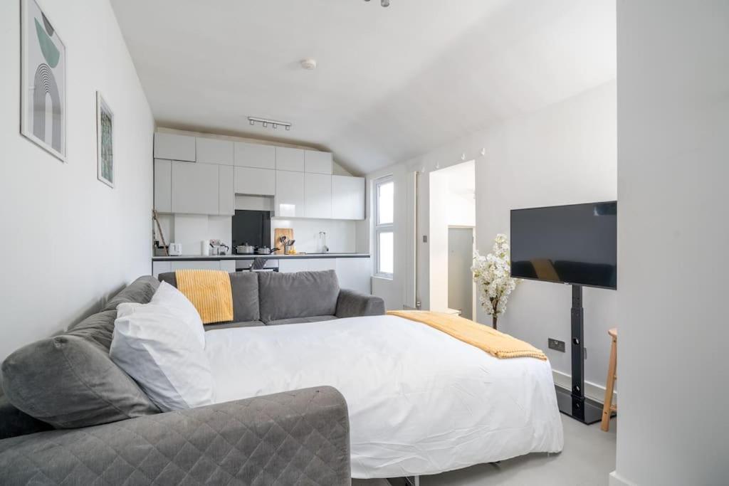 New 3Bed Stylish Apartment With Amazing Transport Londres Extérieur photo