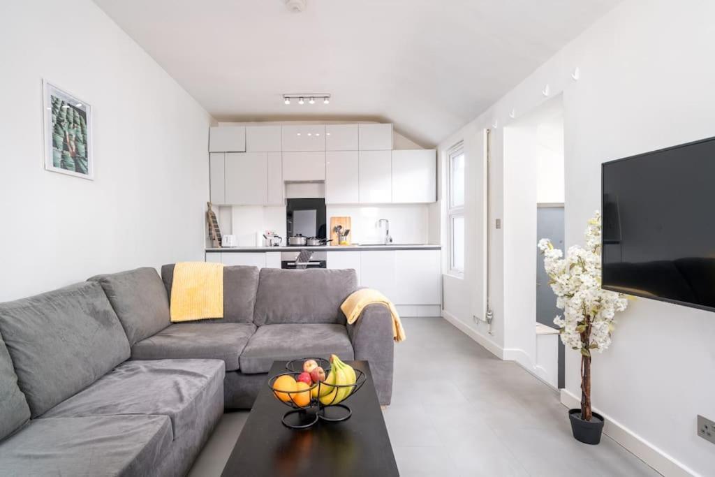 New 3Bed Stylish Apartment With Amazing Transport Londres Extérieur photo