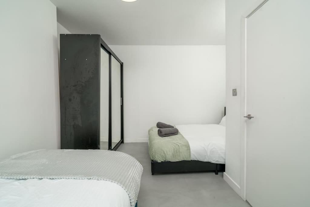 New 3Bed Stylish Apartment With Amazing Transport Londres Extérieur photo